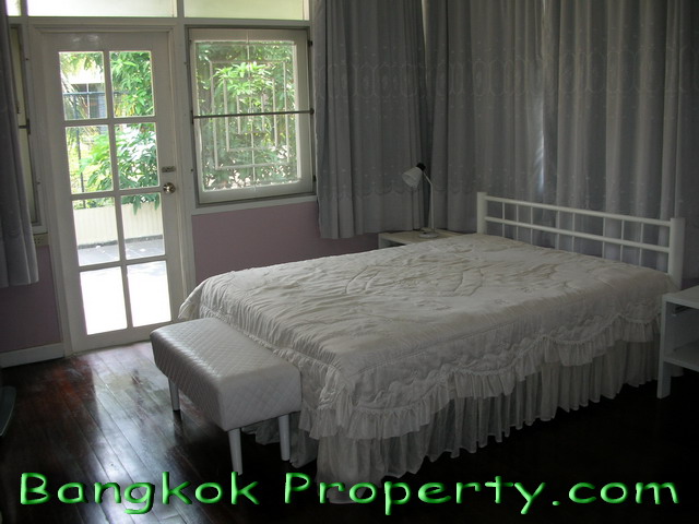 Vipavadee Rangsit.  3 Bedrooms House For Rent. 600sqm (id:491)