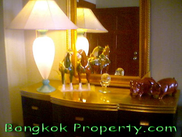 Charoenkrung.  2 Bedrooms Condo / Apartment To Buy. 93sqm (id:772)
