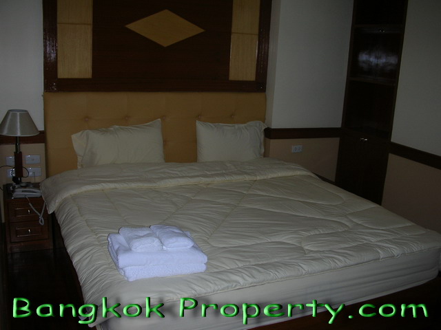 Sukhumvit.  1 Bedroom Condo / Apartment For Rent. 65sqm (id:789)