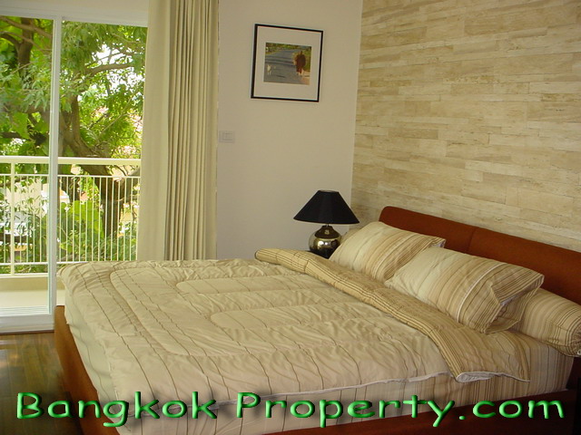Sukhumvit.  2 Bedrooms Condo / Apartment For Rent. 163sqm (id:597)