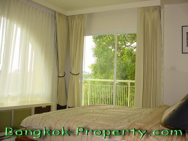Sukhumvit.  2 Bedrooms Condo / Apartment For Rent. 163sqm (id:597)