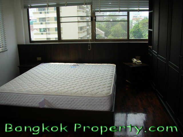 Sukhumvit.  3 Bedrooms Condo / Apartment For Rent. 160sqm (id:777)