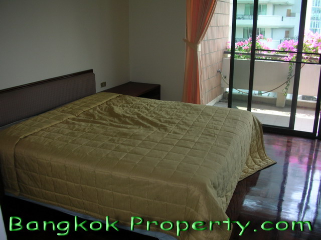 Sukhumvit.  2 Bedrooms Condo / Apartment For Rent. 180sqm (id:796)