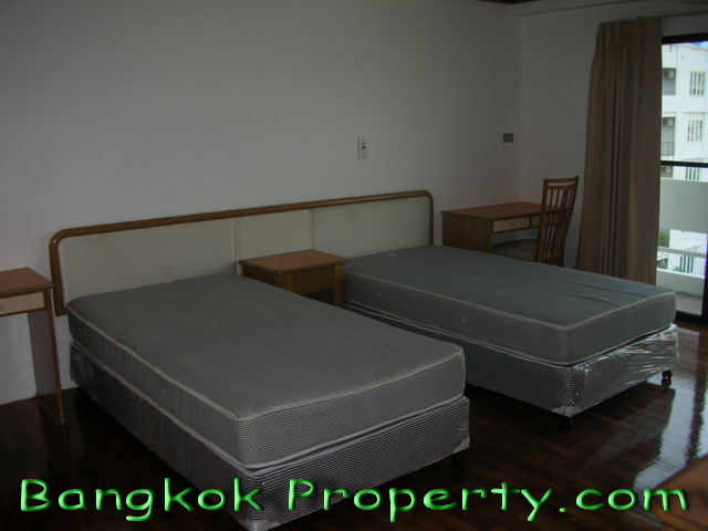 Sukhumvit.  3 Bedrooms Condo / Apartment For Rent. 170sqm (id:805)
