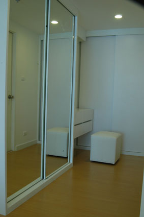 Sukhumvit.  1 Bedroom Condo / Apartment For Rent. 65sqm (id:807)