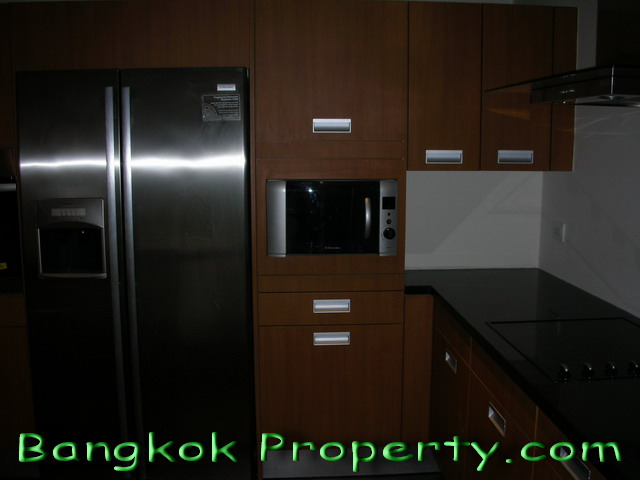 Sukhumvit.  3 Bedrooms Condo / Apartment To Buy. 196sqm (id:595)