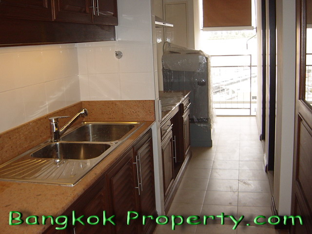 Sukhumvit.  2 Bedrooms Condo / Apartment For Rent. 151sqm (id:816)