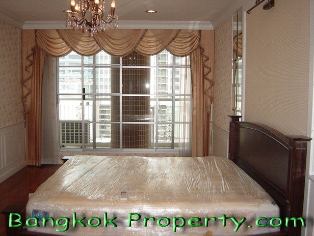 Sukhumvit.  2 Bedrooms Condo / Apartment To Buy. 123sqm (id:825)