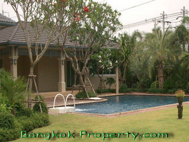 Sukhumvit – Bangna.  4 Bedrooms House To Buy. 1200sqm (id:856)