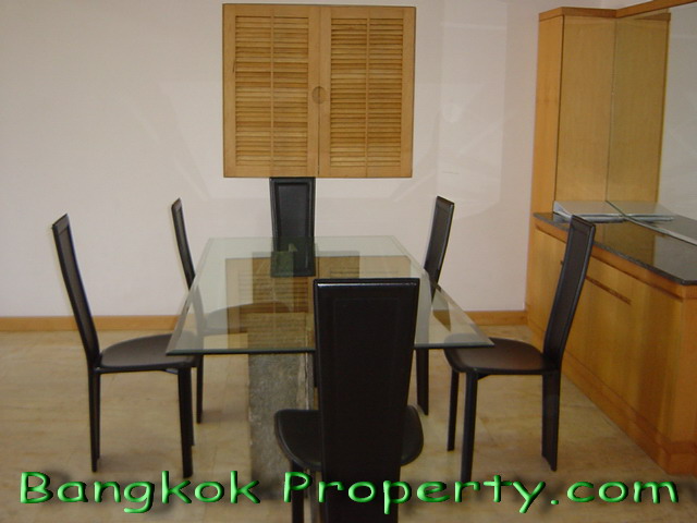 Wireless Road.  2 Bedrooms Condo / Apartment For Rent. 138sqm (id:784)