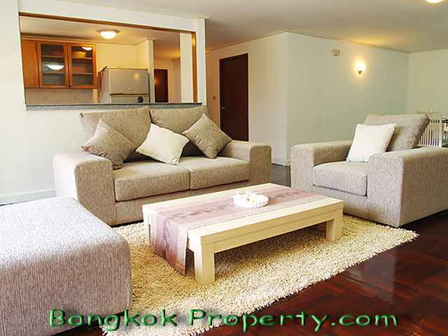 Sukhumvit.  2 Bedrooms Condo / Apartment For Rent. 155sqm (id:899)