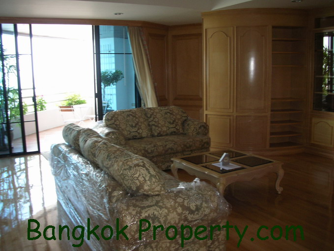 Rama 3.  3 Bedrooms Condo / Apartment To Buy. 282sqm (id:903)