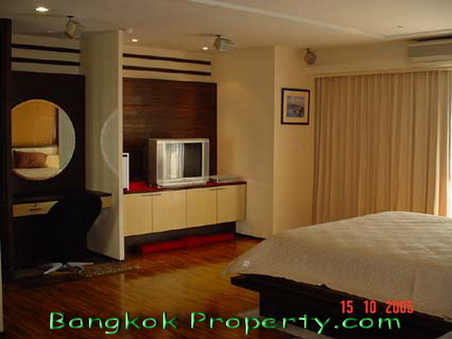 Bangna.  3 Bedrooms Condo / Apartment For Rent. 207sqm (id:95)