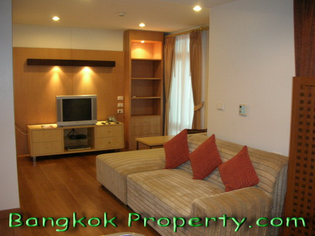 Sukhumvit.  2 Bedrooms Condo / Apartment For Rent. 140sqm (id:924)