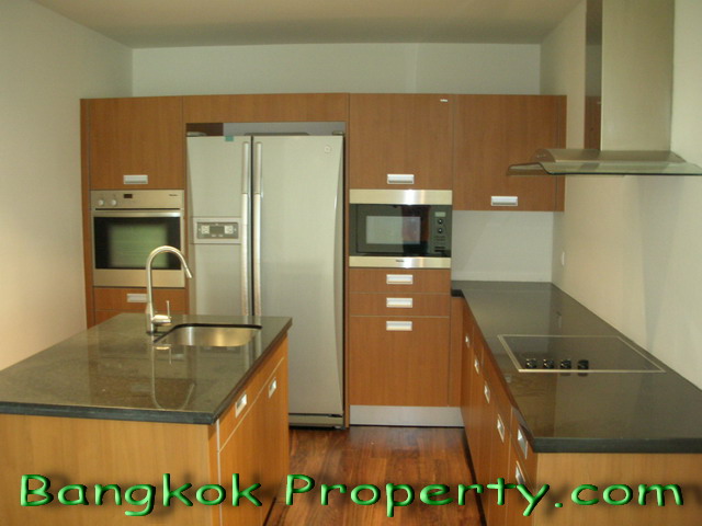 Sukhumvit.  2 Bedrooms Condo / Apartment To Buy. 163sqm (id:593)