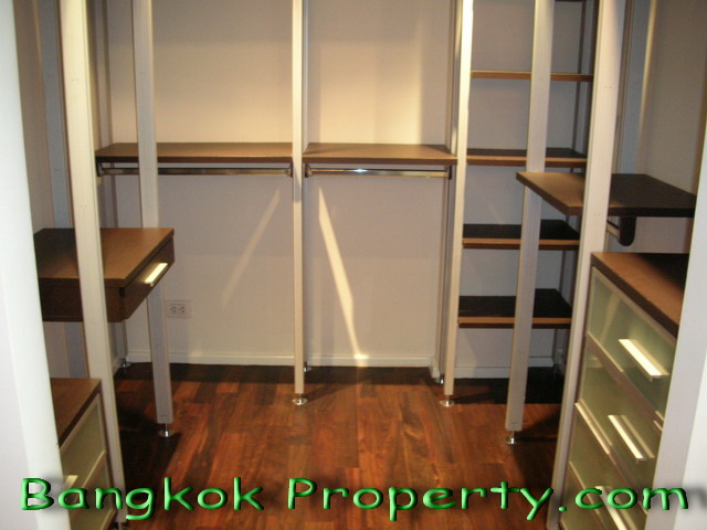 Sukhumvit.  2 Bedrooms Condo / Apartment For Rent. 152sqm (id:594)