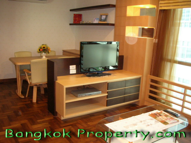 Sukhumvit.  2 Bedrooms Condo / Apartment To Buy. 81sqm (id:956)