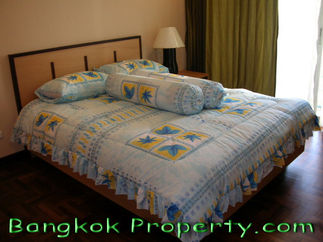 Sukhumvit.  2 Bedrooms Condo / Apartment To Buy. 81sqm (id:956)