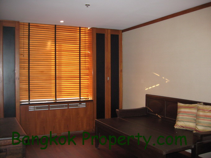 Thonglor.  2 Bedrooms Condo / Apartment To Buy. 114sqm (id:976)