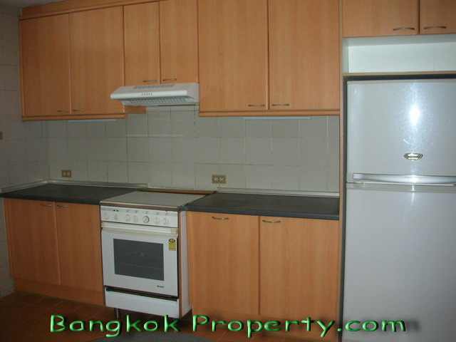 Sukhumvit.  3 Bedrooms Condo / Apartment For Rent. 320sqm (id:104)
