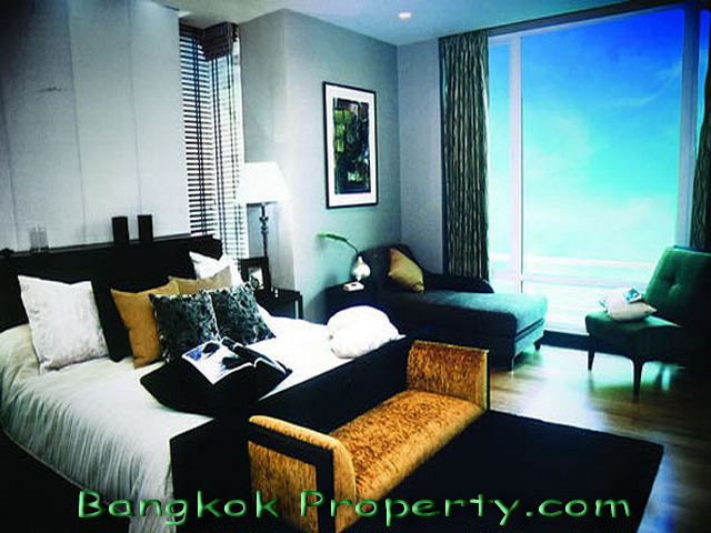 Chitlom.  4 Bedrooms Condo / Apartment To Buy. 258sqm (id:997)