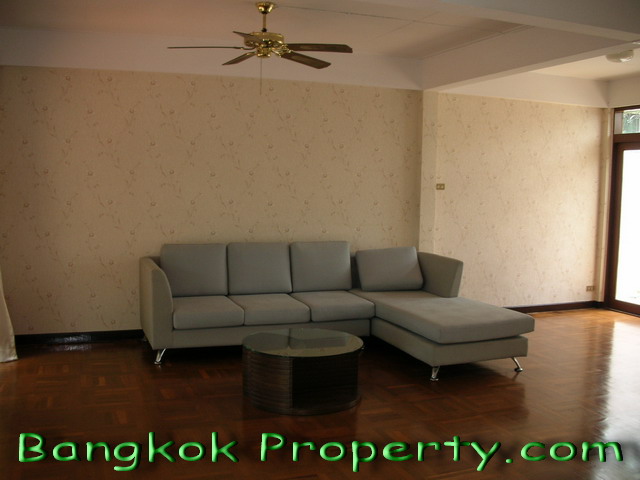 Thonglor.  4 Bedrooms Condo / Apartment For Rent. 156sqm (id:973)