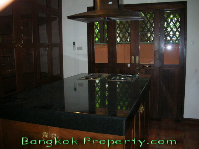 Thonglor.  7 Bedrooms House For Rent. 620sqm (id:109)
