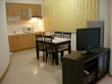 Sukhumvit.  1 Bedroom Condo / Apartment For Rent. 50sqm (id:1055)
