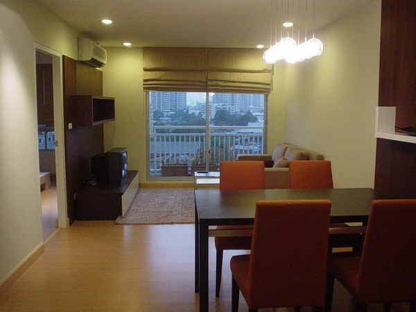 1 Bedroom Condo / Apartment For Rent. 49sqm (id:1101)