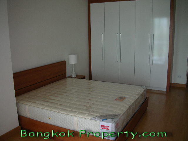 Sukhumvit.  1 Bedroom Condo / Apartment For Rent. 80sqm (id:587)
