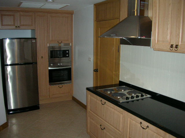 Sukhumvit.  2 Bedrooms Condo / Apartment For Rent. 178sqm (id:1123)