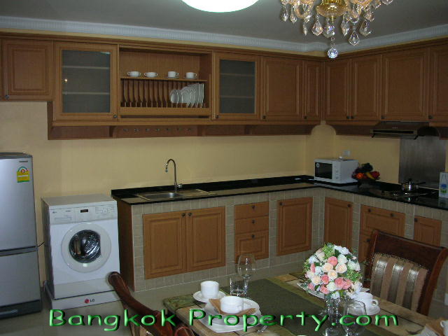 Sukhumvit.  2 Bedrooms Condo / Apartment For Rent. 154sqm (id:148)