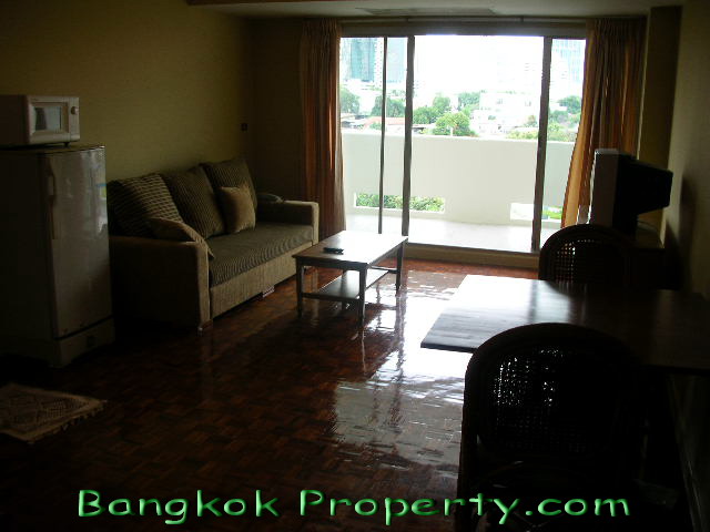 Thonglor.  2 Bedrooms Condo / Apartment For Rent. 84sqm (id:1145)