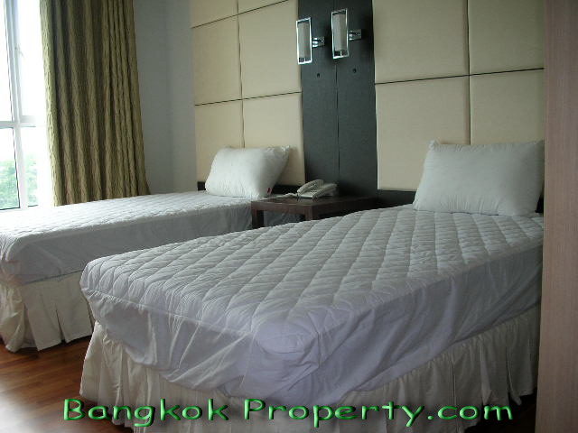 Sukhumvit.  2 Bedrooms Condo / Apartment For Rent. 98sqm (id:1178)