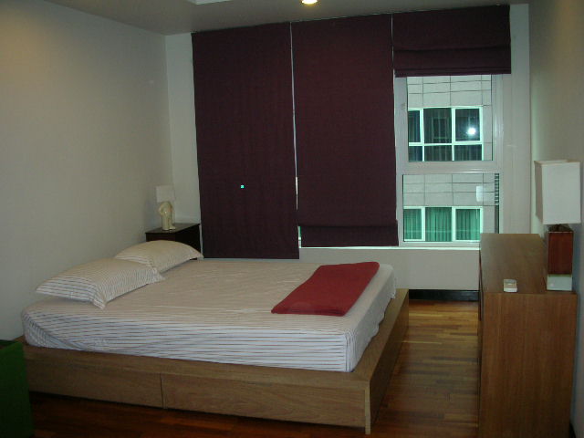 Sukhumvit.  2 Bedrooms Condo / Apartment For Rent. 104sqm (id:1179)