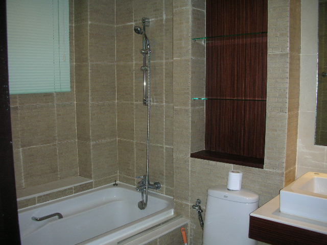 Sukhumvit.  2 Bedrooms Condo / Apartment For Rent. 104sqm (id:1179)