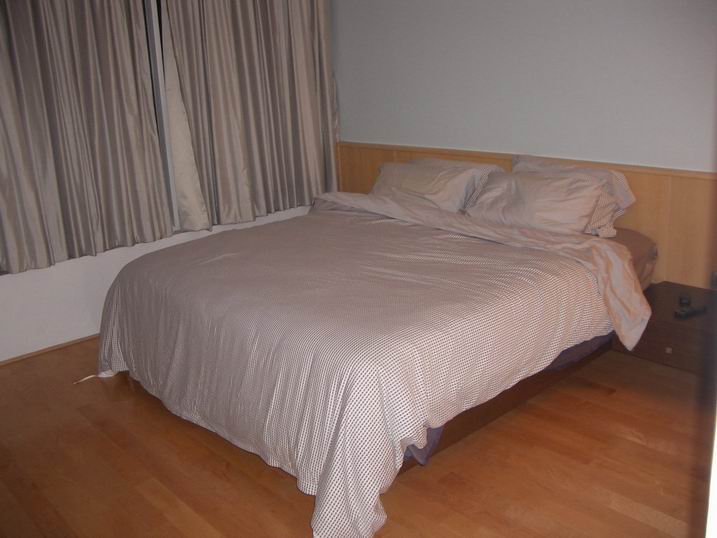 Lumpini.  1 Bedroom Condo / Apartment For Rent. 105sqm (id:1184)