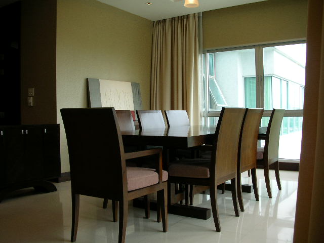Wireless.  3 Bedrooms Condo / Apartment For Rent. 220sqm (id:1186)