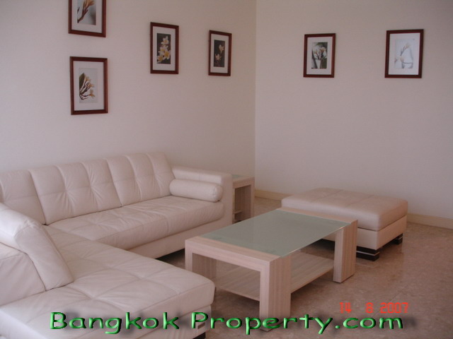 Sukhumvit.  2 Bedrooms Condo / Apartment For Rent. 90sqm (id:405)