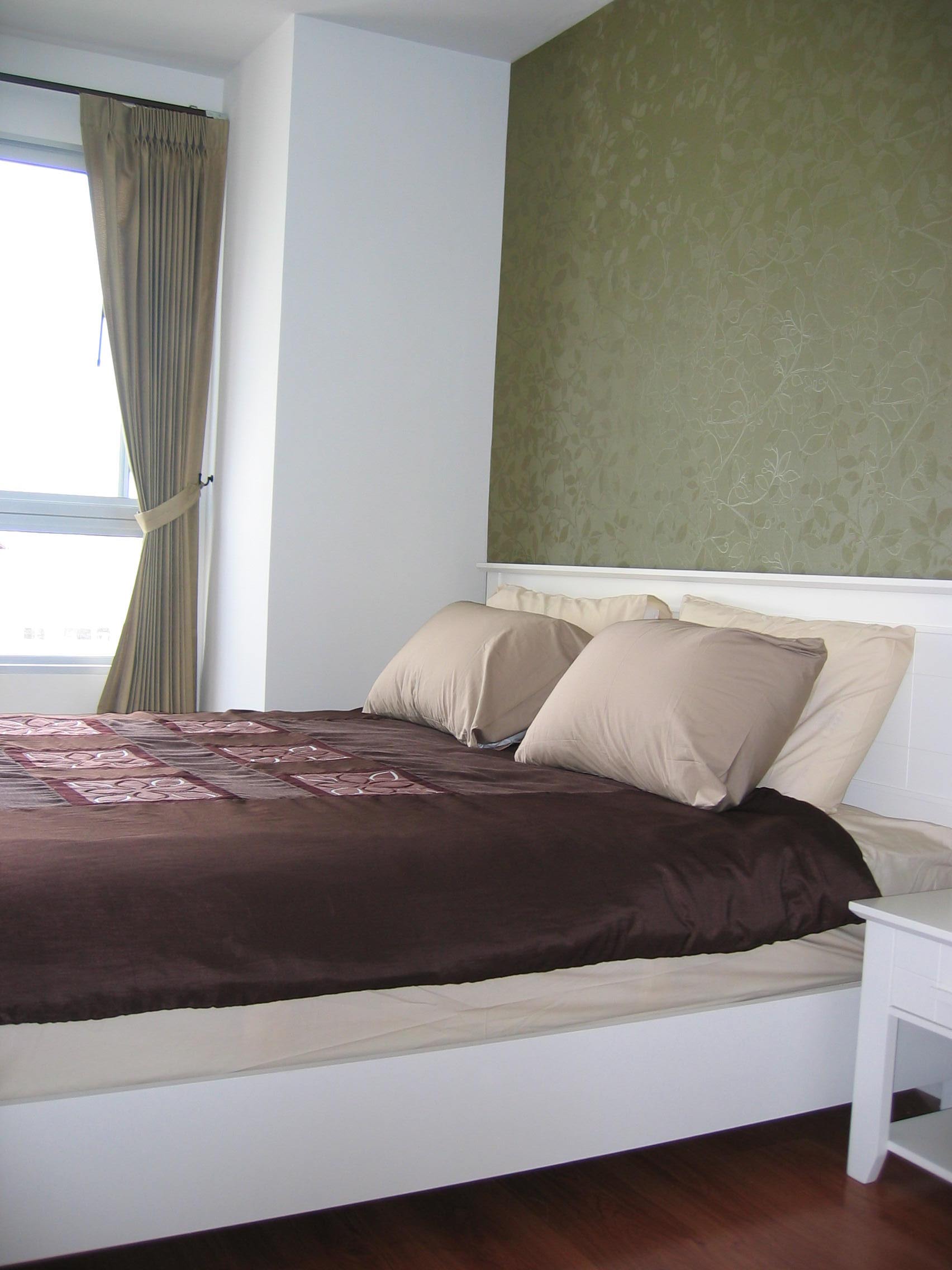 Sukhumvit.  1 Bedroom Condo / Apartment For Rent. 52sqm (id:1205)