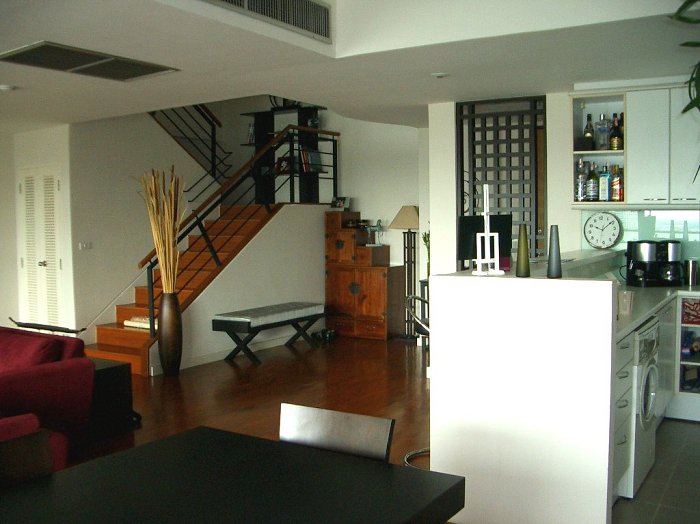 Sathorn / Rama III.  2 Bedrooms Condo / Apartment For Rent. 160sqm (id:1206)