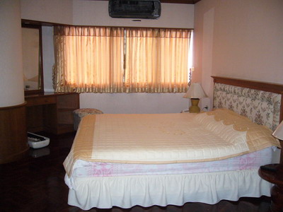 Bangna.  2 Bedrooms Condo / Apartment For Rent. 125sqm (id:1231)