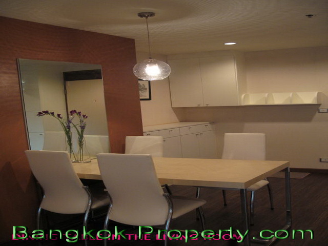 Silom.  1 Bedroom Condo / Apartment To Buy. 54sqm (id:1242)