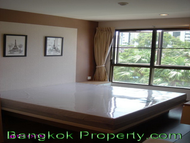 Silom.  1 Bedroom Condo / Apartment To Buy. 54sqm (id:1242)