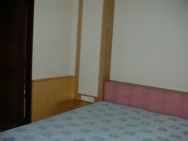 Sukhumvit.  2 Bedrooms Condo / Apartment For Rent. 80sqm (id:574)