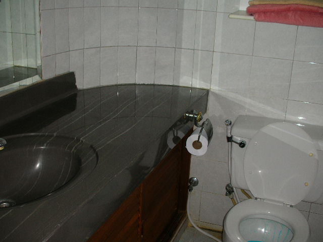 Sukhumvit.  2 Bedrooms Condo / Apartment For Rent. 80sqm (id:572)