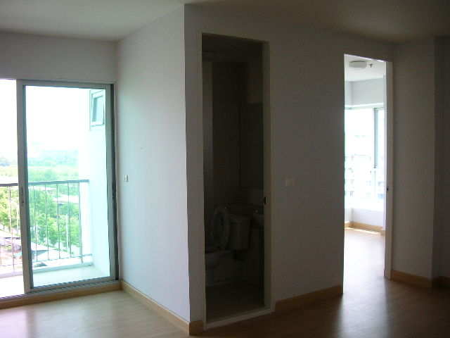 Sukhumvit.  2 Bedrooms Condo / Apartment To Buy. 72sqm (id:1349)
