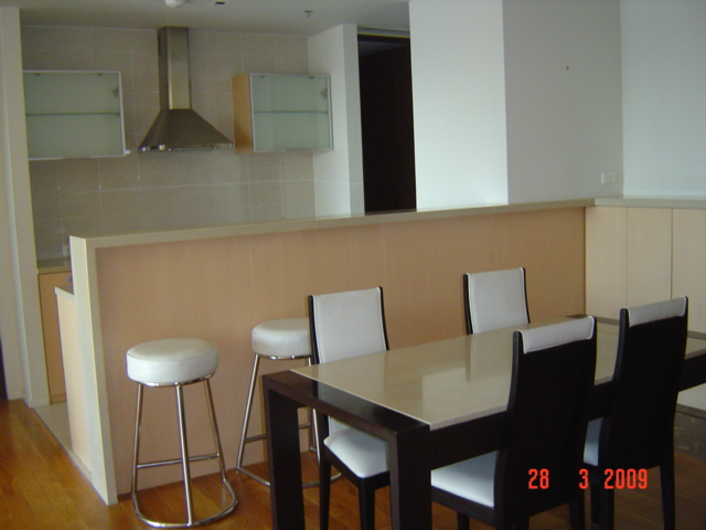 Sukhumvit.  2 Bedrooms Condo / Apartment For Rent. 111sqm (id:1361)