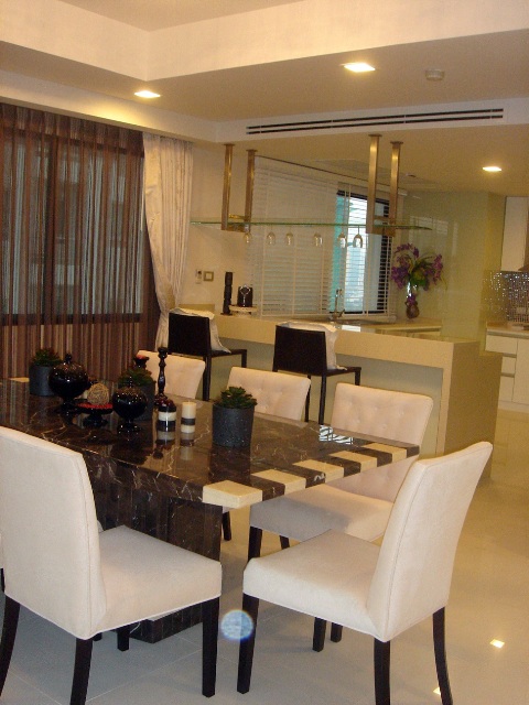Sukhumvit.  3 Bedrooms Condo / Apartment For Rent. 371sqm (id:512)