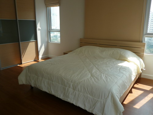 Sukhumvit.  2 Bedrooms Condo / Apartment For Rent. 70sqm (id:1489)